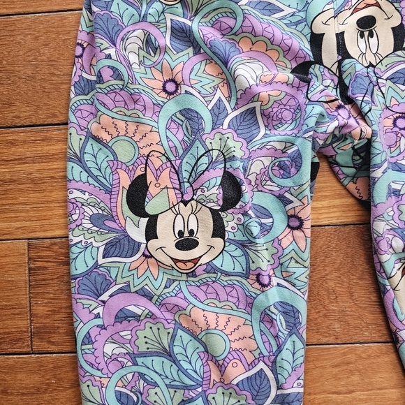 💥4 for $25💥 Lularoe + Disney Ladies Leggings - Picture 2 of 7